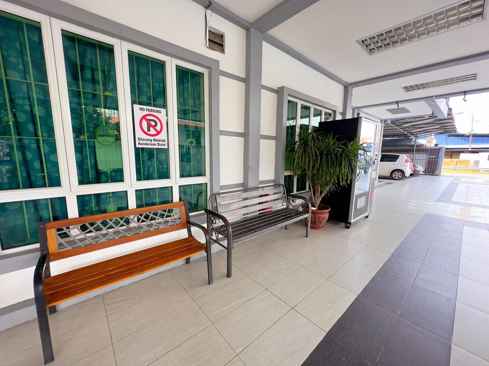 Borneo Inn Кота-Кинабалу Экстерьер фото